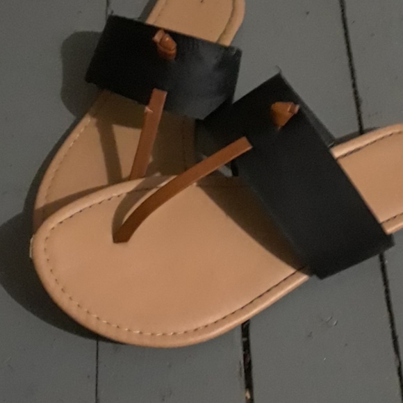 Sandals - Picture 3 of 4